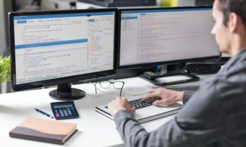 Outsourcing IT – dlaczego warto powierzyć go polskim software house’om