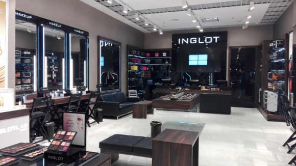 Salon INGLOT w Wola Parku – miejscem makijażowych inspiracji