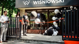 Otwarcie w wielkim stylu – nowy salon WIŚNIOWSKI we Lwowie BIZNES, Firma - To wielki krok w historii firmy WIŚNIOWSKI. Imponujące zaangażowanie, godna podziwu organizacja i wspaniali ludzie – to recepta na niezapomniane wrażenia z otwarcia nowej siedziby.