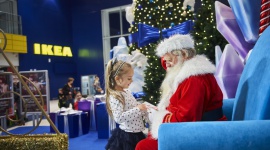 „All I want for Christmas is…” - czyli czego oczekują konsumenci? BIZNES, Firma - Świąteczna atmosfera w centrum handlowym? Jak najbardziej. I nie mówimy tu tylko o gorączce przedświątecznych zakupów i promocjach oferowanych przez najemców, ale także o specjalnych atrakcjach, które pozwalają Klientom poczuć klimat zbliżającej się Gwiazdki.