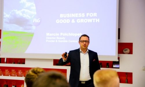 Liderzy przyszłości uczyli się zarządzać globalną firmą na P&G CEO Challenge